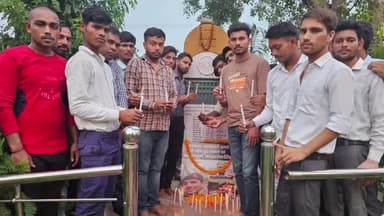 हरिद्वार: बहादराबाद में युवा कांग्रेस के कार्यकर्ताओं ने जम्मू-कश्मीर में शहीद हुए सैनिकों को दी श्रद्धांजलि