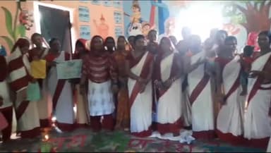 हरलाखी: हरसुवार गांव में आंगनवाड़ी सेविकाओं ने गुरुवार को मनाया पोषण दिवस, लोगों को किया जागरूक