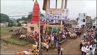 बैतूल: खेड़ी सांवलीगढ़ में किसानों ने मनाया पोला पर्व, बड़ी संख्या में उपस्थित होकर किसानों ने वृषभ राज का किया पूजन