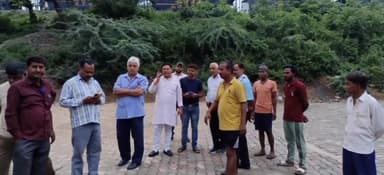 सिंगरौली: आज नगर पालिक निगम सिंगरौली के अध्यक्ष के द्वारा वार्ड-12 व 13 में किया गया भ्रमण, अधिकारियों को दिए गए दिशा निर्देश