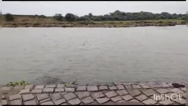 पीपलदा: चंबल नदी की कैथूदा झरेर पुलिया पर 2 फीट पानी की चादर चलने से सवाई माधोपुर मथुरा दिल्ली मार्ग हुआ अवरुद्ध, यात्री परेशान