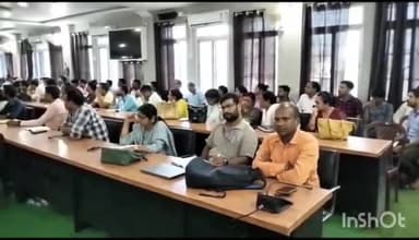 कटिहार: विकास भवन के सभागार में लोक कल्याणकारी योजना को गति देने को लेकर बैठक हुई आयोजित