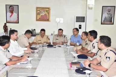 सिंगरौली: आगामी मध्यप्रदेश एवं छत्तीसगढ़ विधानसभा चुनाव को दृष्टिगत रखते हुए एसपी ने सूर्या भवन में बॉर्डर मीटिंग का किया आयोजन