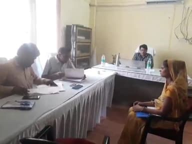 राजगढ़: राजगढ़ में नगर पालिका क्षेत्र के युवकों का महात्मा गांधी प्रेरक भर्ती को लेकर हुआ साक्षात्कार