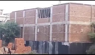 थानागाजी: मालाखेड़ा के पिनान के पास मकान में लेंटर बांधते के दौरान पैर फिसलने से गिरकर मजदूर हुआ घायल