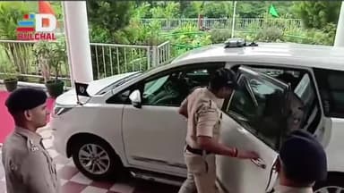 रतलाम नगर: उज्जैन रेंज के i g संतोष कुमार सिंह पहुंचे रतलाम डीआईजी व एसपी राहुल लोढ़ा ने की अगवानी पुलिस ने दी गार्ड of सलामी