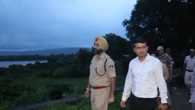 होशंगाबाद नगर: नर्मदापुरम जिला कलेक्टर एवं एसपी ने सेठानी घाट एवं शहर के निचले इलाकों का किया निरीक्षण