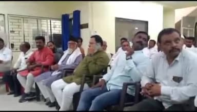 चान्हो: प्रखंड कार्यालय में समीक्षा बैठक की गई आयोजित, विभिन्न योजनाओं की ली गई जानकारी