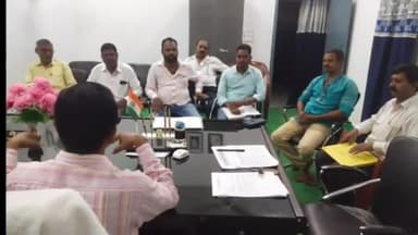 बानो: BDO की अध्यक्षता में बानो प्रखंड कार्यालय में हुई बैठक, मनरेगा एवं 15वें वित्त आयोग से होने वाले कार्यों पर की गई चर्चा