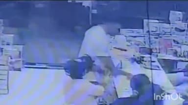 आगरा: पुलिस लाइन सभागार में एत्मादपुर पुलिस ने व्यापारी मनु अग्रवाल की रहस्यमयी मौत का किया खुलासा, डीसीपी सोनम ने दी जानकारी