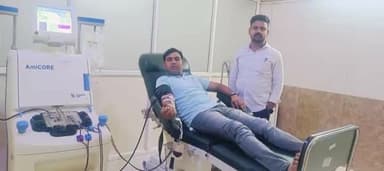 #रक्तदान_है__महादान 🩸#मानवता से बड़ा कोई धर्म नहीं🩸
  #मिथुन कुमार   🅾️➕ प्लेटलेट्स  ( जंबो पैक) डोनेशन 
डेंगू पीड़ित मरीज़ के लिए  ट्रॉमा सेंटर ब्लड बैंक में किया गया। साथ में छोटे भाई रक्तवीर रोहित कटारा  जी ।।