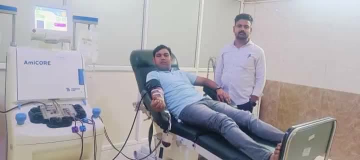 #रक्तदान_है__महादान 🩸#मानवता से बड़ा कोई धर्म नहीं🩸
  #मिथुन कुमार   🅾️➕ प्लेटलेट्स  ( जंबो पैक) डोनेशन 
डेंगू पीड़ित मरीज़ के लिए  ट्रॉमा सेंटर ब्लड बैंक में किया गया। साथ में छोटे भाई रक्तवीर रोहित कटारा  जी ।।