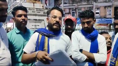 midiiya सच नही dikja रहा था इस लिए भीम आर्मी ने नवभारत का धरतीपुत्र शो का जमकर विरोध किया