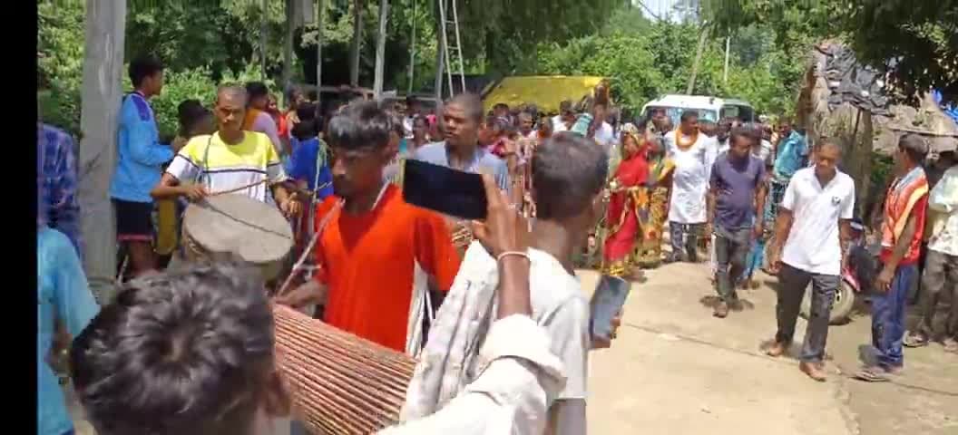 #खुंटपानी:विधायक दशरथ गागराई ने स्वास्थ्य उपकेन्द्र भवन निर्माण कार्य का किया शिलान्यास,
