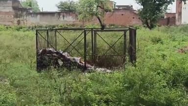 धनौरा: सलेमपुर गोसाई अंतर्गत सामुदायिक स्वास्थ्य केंद्र में गंदगी का अंबर, युवाओं ने दी जानकारी