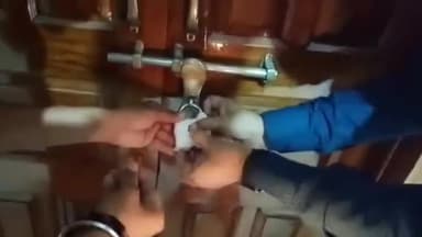 केराकत: नरहन गांव में चर्चित डॉ. बहादुर अली खान के क्लीनिक पर एसडीएम और स्वास्थ्य विभाग ने मारा छापा, क्लीनिक को किया सीज