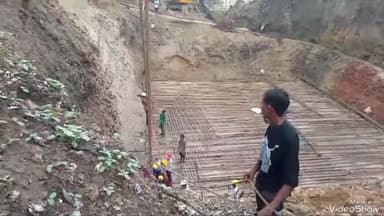 सुल्तानपुर: गोपालदास पुल का नवनिर्माण कर रहे मजदूर पर गिरा सरिए का गट्ठर, घायल मजदूर का मेडिकल कॉलेज में इलाज जारी