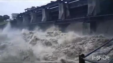 आठनेर: पचधार पारसडोह जलाशय के खोले गेट, ताप्ती नदी उफ़ान पर