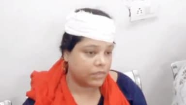 दिनारा: दिनारा में अनियंत्रित बाइक सवार की टक्कर से महिला हुई जख्मी, इलाज के बाद किया गया रेफर