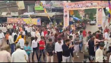 गुना: बंजारा समाज द्वारा गुना में मनाई गई लोक देवता बाबा रामदेव की जयंती, शहर में निकाला चल समारोह