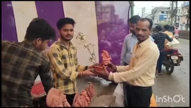 गुना नगर: गणेश उत्सव को लेकर सदर बाजार, लक्ष्मीगंज हाट रोड पर लगी गणेश प्रतिमाओं की दुकान, मिट्टी की प्रतिमाएं बनी लोगों की पसंद