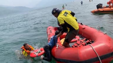 टिहरी: कोटी कॉलोनी में तैनात SDRF की टीम ने टिहरी झील में आयोजित वॉटर स्पोर्ट्स कप में 26 खिलाड़ीयों को किया रेस्क्यू