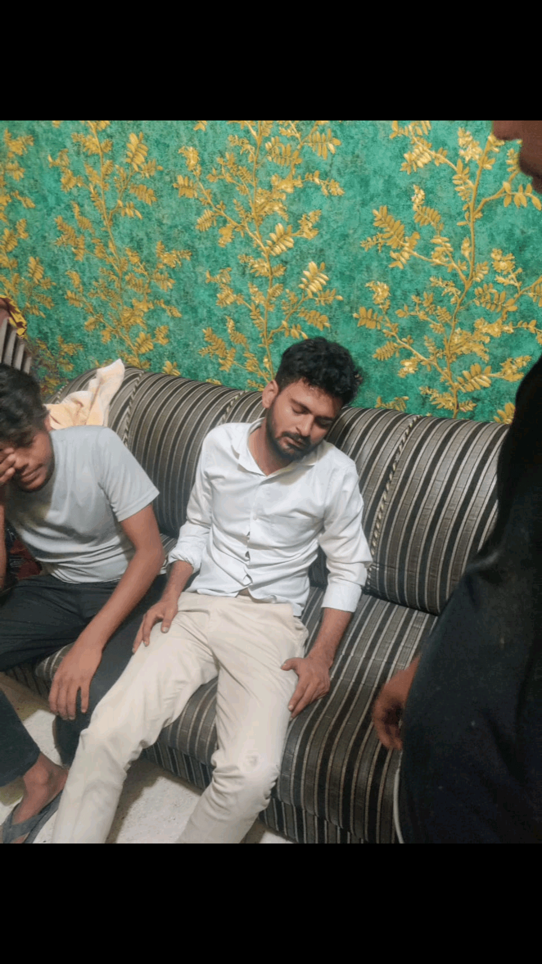 #संभल स्टेशन रोड पर हातिम सराय मोहन तालाब के पास के पास लगे भीषण आग से हुआ बड़ा हादसा मलिक पहुंच सदमे में #shahnawaz