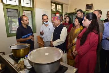 शिमला ग्रामीण: राज्यपाल शिव प्रताप शुक्ल ने शिमला ग्रामीण के बसंतपुर स्थित वृद्धाश्रम का किया दौरा