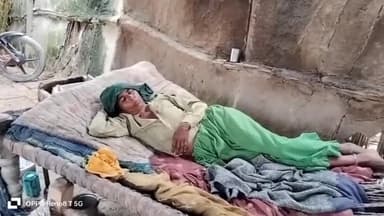 हसनपुर: लुहारी खादर के घेरों पर दो सांडों की आपस की लड़ाई में दीवार गिरने से घायल हुई महिला, निजी चिकित्सक से कराया गया उपचार