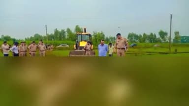 तिलहर: कोतवाली क्षेत्र के खेतों में पशुओं के मिले अवशेष, गोरक्षकों ने गोकशी की जताई आशंका