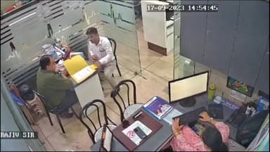 कोल: रामघाट रोड़ निजी अस्पताल के CCTV कैमरे में कैद हुआ डीएम और CMO के नाम से फर्जी पत्र जारी करने वाला आरोपी