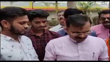 पवई: संदीप गार्डन मे रैपुरा व कल्दा मे महाविद्यालय की मांग को लेकर छात्र-छात्राओं ने भाजपा प्रदेशाध्यक्ष को सौंपा ज्ञापन।