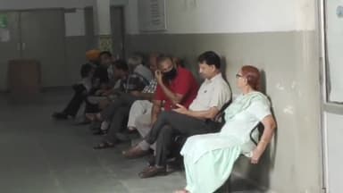 ਨਾਭਾ: ਤਹਿਸੀਲ ਕੰਪਲੈਕਸ ਵਿਖੇ ਪਟਵਾਰੀਆਂ ਵੱਲੋਂ ਵਾਧੂ ਸਰਕਲਾਂ ਦਾ ਚਾਰਜ ਛੱਡਣ ਕਾਰਨ ਕੁਝ ਸਰਕਲਾਂ ਦੇ ਲੋਕਾਂ ਨੂੰ ਮੁਸ਼ਕਿਲਾਂ ਦਾ ਕਰਨ ਪੈ ਰਿਹਾ ਸਾਹਮਣਾ