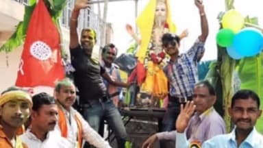 धनवार: धनवार प्रखंड के विभिन्न क्षेत्रों में धूम धाम से भगवान विश्वकर्मा की प्रतिमा का किया गया विसर्जन