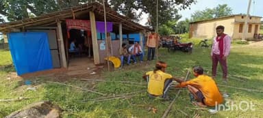 तोकापाल: बीजेपी मण्डल महामंत्री तुलुराम कश्यप ने ग्राम सालेपाल में किया जन संपर्क