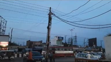 गोरखपुर: मोहद्दीपुर के ICICI बैंक का बिजली कनेक्शन जोड़ने के नाम पर रिश्वत मांगने के मामले में जेई, एसडीओ व एक्सईएन हुए सस्पेंड