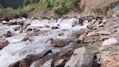 नरेन्द्रनगर: आमसेरा के पास गदेरे में गिरी कार, चालक सुरक्षित