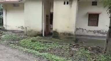 केराकत: बजरंग नगर चौकी क्षेत्र अंतर्गत कोइलारी गांव में भीटा खाते की जमीन पर बने मकान का JCB के माध्यम से किया गया ध्वस्तीकरण