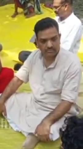 चायल: मोइनुद्दीनपुर गौस गांव में ट्रिपल मर्डर मामले में पीड़ित परिवार से मिलने पहुंचे मंत्री असीम अरुण