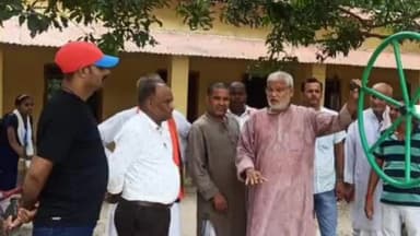 रीगा: खरसान गांव के ठाकुर रामानंद हाई स्कूल के निर्माणाधीन भवन का विधायक ने किया निरीक्षण