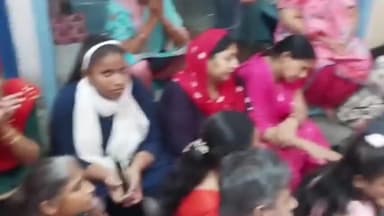 करनाल: वार्ड नंबर-15 हनुमान गली में आयोजित गणेश महोत्सव में महापौर रेणु बाला गुप्ता ने लिया आशीर्वाद