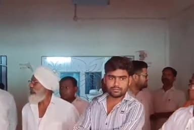 रफीगंज: नगर पंचायत रफीगंज के सामान्य बैठक में हुआ हंगामा, योजना चयन में भेदभाव बरतने का उप मुख्य पार्षद ने लगाया आरोप