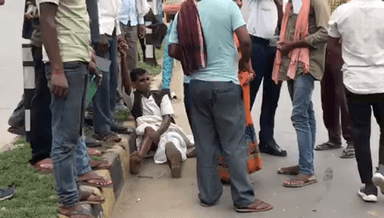 सिंगरौली: माजन मोड़ पर रोड क्रॉस कर रहे बुजुर्ग व्यक्ति को तेज रफ़्तार बाइक सवार ने मारी टक्कर, बुजुर्ग हुआ गंभीर रूप से घायल