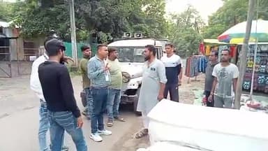 होशंगाबाद नगर: एसपी चौराहे के पास देवा माई समाधि रोड पर किए गए अतिक्रमण को नगर पालिका ने हटवाया