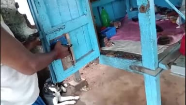 गिरिडीह: टुंडी रोड अंतर्गत डॉडीडीह में बीती रात चोरों ने 5 छोटी दुकानों से नकदी व अन्य सामान किया चोरी