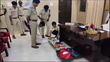 अररिया: रानीगंज के काला बलुआ में हुई डकैती मामले का पुलिस ने किया उद्भेदन, 6 अपराधियों को लूटे गए सामान के साथ किया गिरफ्तार