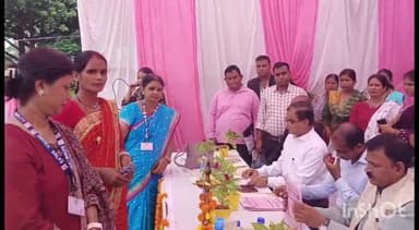 संपतचक: पंडित दीनदयाल उपाध्याय ग्रामीण कौशल योजना के तहत रोजगार एवं मार्गदर्शन मिला का आयोजन पुनपुन में किया गया