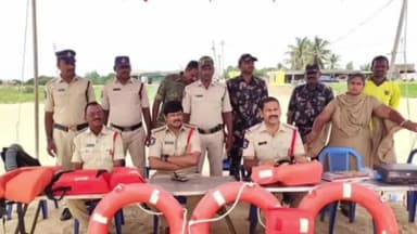 కొండపి: గణేష్ నిమజ్జనాల దృష్ట్యా పాకల తీరప్రాంతాలను సందర్శించి భద్రతా ఏర్పాట్లను పరిశీలించిన సింగరాయకొండ సిఐ రంగనాథ్