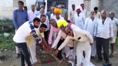 पिपलोदा: ग्राम ठीकरिया फंटे से बछोड़िया तक सड़क निर्माण की स्वीकृति मिलने के बाद हुआ भूमि पूजन