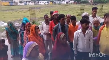 ग्यारसपुर: मजदूर संघ ने तहसील पहुंचकर ग्यारसपुर को नगर पंचायत एवं गोशाला निर्माण को लेकर मुख्यमंत्री के नाम SDM को सौंपा ज्ञापन